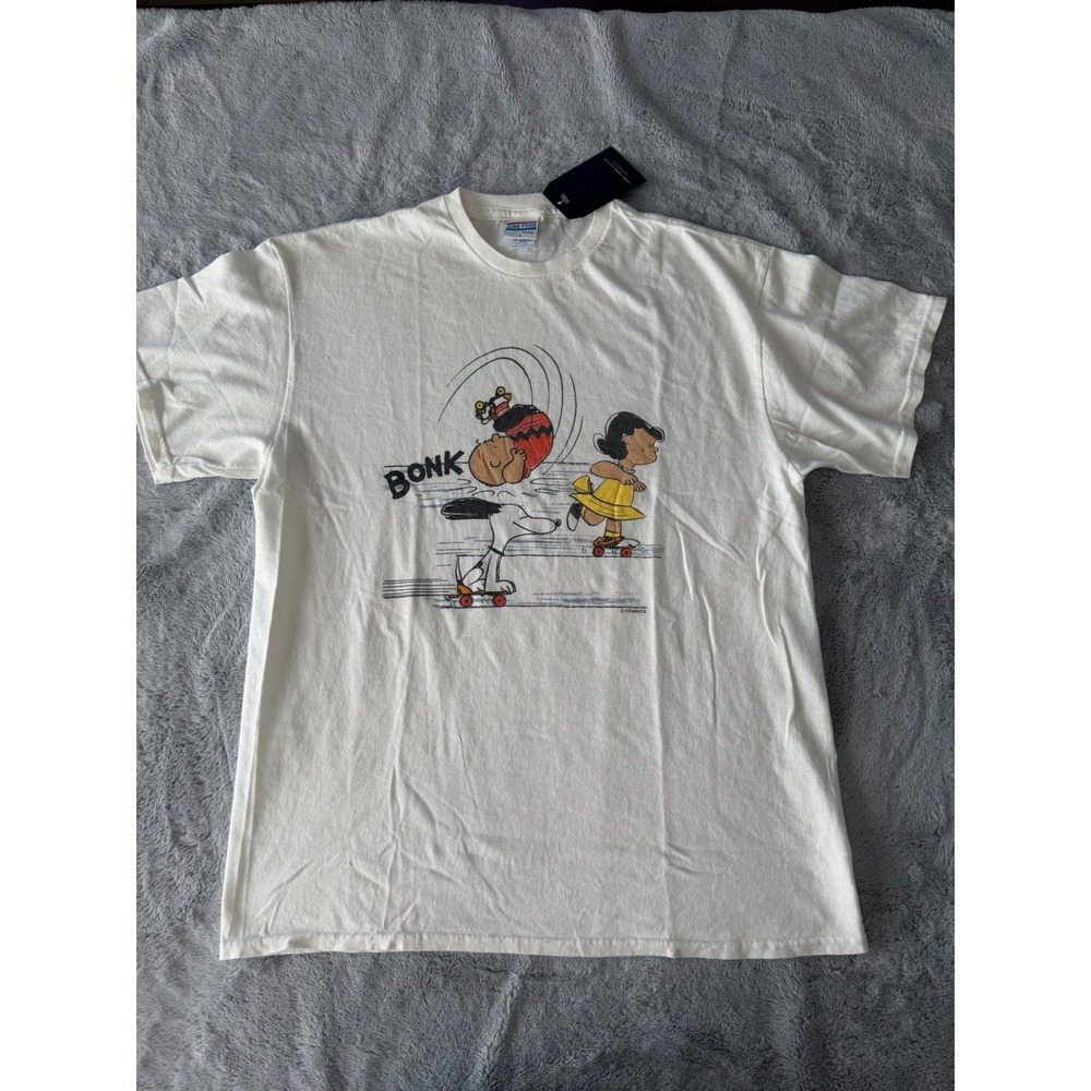 NWT Junk Food Peanuts Charlie Brown Snoopy Roller Skating Graphic Tee Cream L